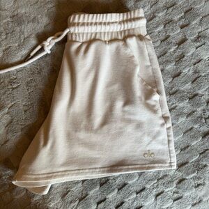 alo yoga shorts